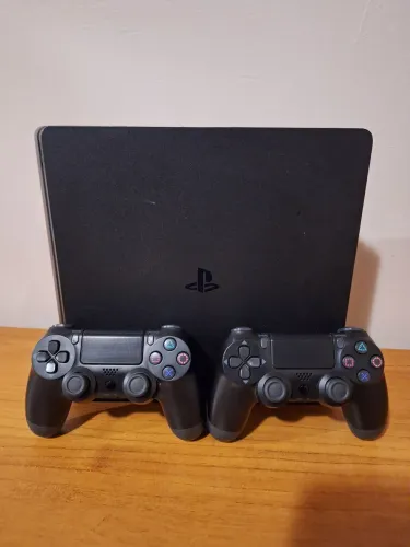 Playstation 4 Slim