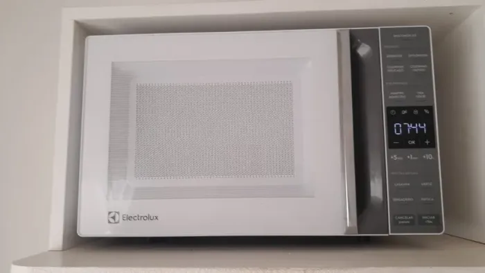 micro-ondas Eletrolux 23L (entrega grátis)