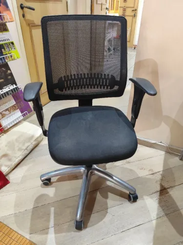 Cadeira de escritório giratória
