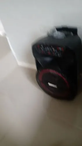 Caixa aprificada amvox potência 380 Rms vendo por 300 reais 