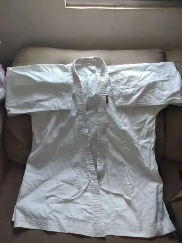 Vendo 02 kimono tamanho gg ou maior(60 reais)os 2 ok