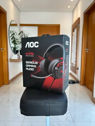 Headset Gamer AOC GH210 | Microfone Removível, LED Vermelho, Preto