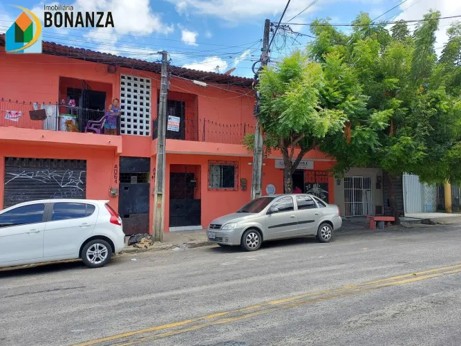 Casa altos no Democrito Rocha para alugar com 02 Quartos