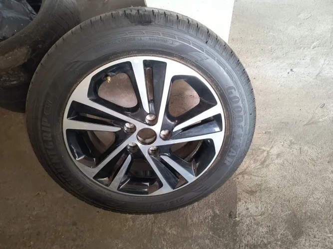 Roda de automóvel Creta 