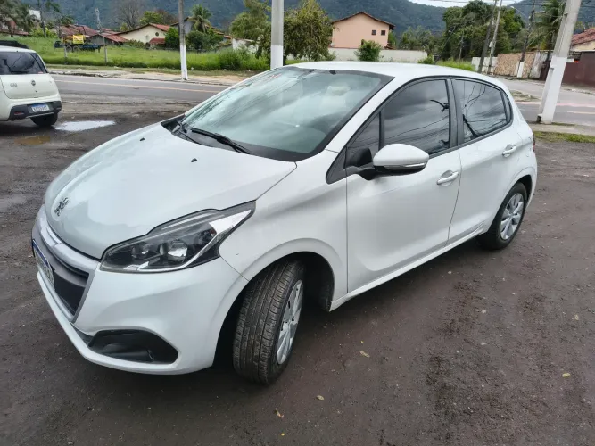 Peugeot 208 Active 1.2 Flex 12V 5P Mec. 2018