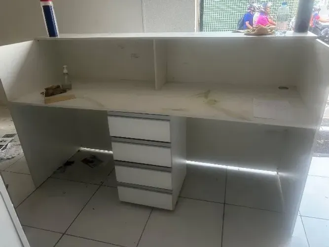 Bancada para comércio com gavetas semi nova