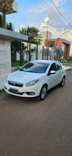 Fiat Grand Siena Essence 1.6 Flex 16V 2015