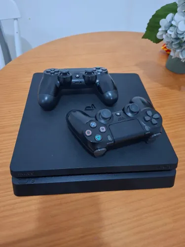 Playstation 4 Slim 1Tb