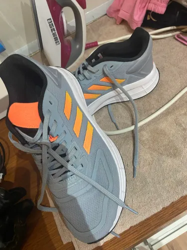 Tênis adidas novo número 38
