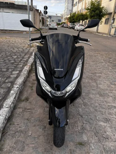 PCX DLX, estado de zero, sem detalhe nenhum, nova de verdade.