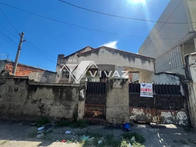 Duas Casas no Mesmo Terreno com 01 e 02 Quartos, Quintal e Garagem na Abolição