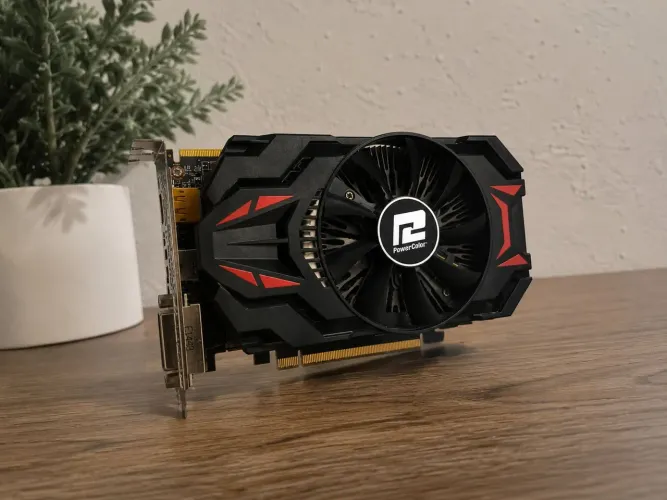 AMD Radeon R7 260x 2GB