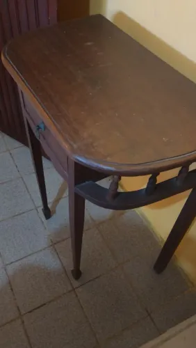 Mesinha aparador antiga