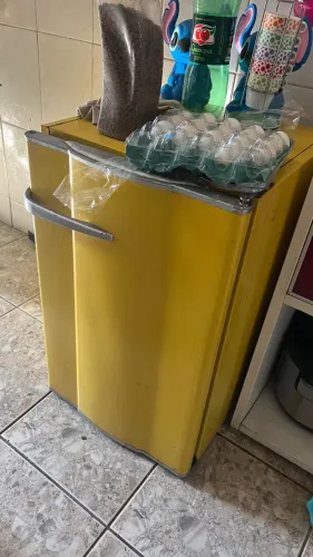 Frigobar parado