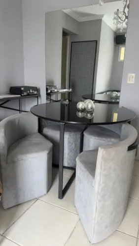 MESA DE JANTAR PRETA ? ELEGÂNCIA E SOFISTICAÇÃO