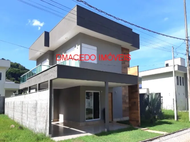 Casa para venda em Praia Da Lagoinha de 215.00m² com 4 Quartos, 4 Suites e 4 Garagens