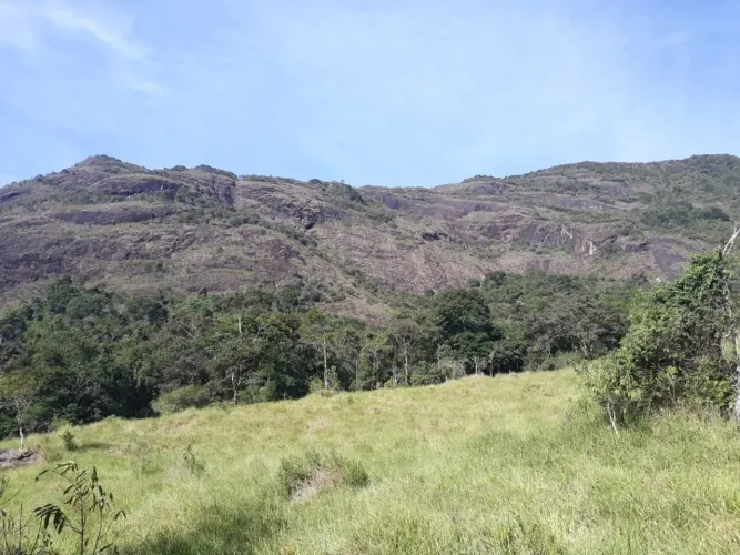 Área 90.000m2 Jazida de Granito Exótico tipo Exportação c/ Registro no DNPM, Venda ou Troc