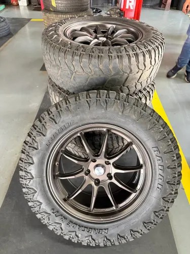 Roda aro 18 Amarok com pneu