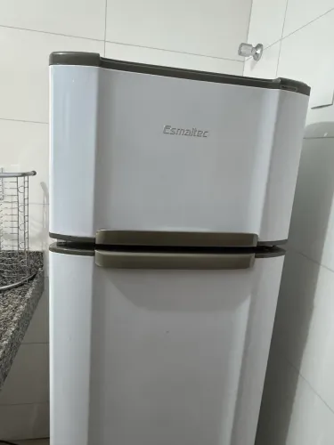 Geladeira Esmaltec