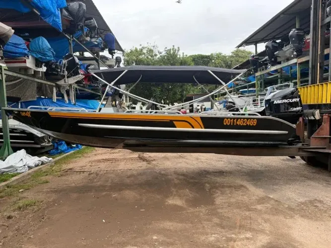 LANCHA 23,5 PES + Mercury 225 hp
