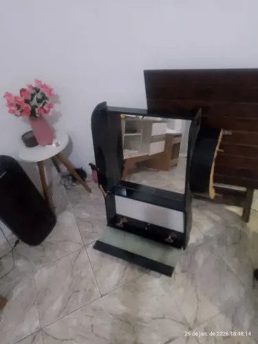 Penteadeira área com bocal para luz