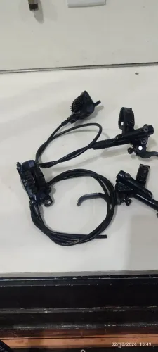 Freios Shimano SLX M7100
