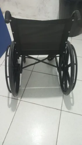 Cadeira de hospitalar valor 450 reais retirada no local.