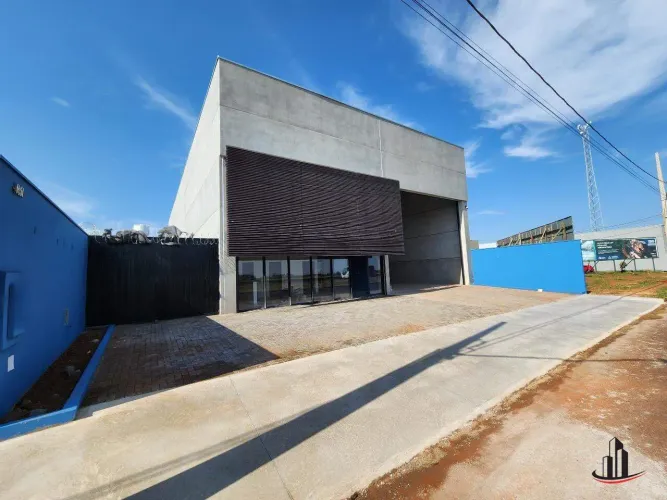 Galpão com 667m² de área construída em terreno de 1.195m² Parque das Laranjeiras, BR 427