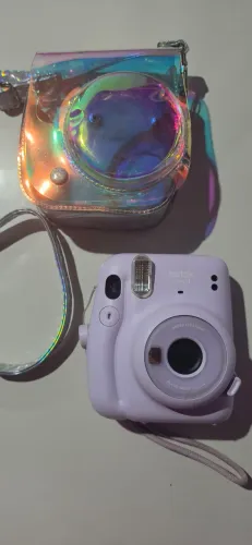 Câmera Instax Mini 11 Lilás + Case Holográfica