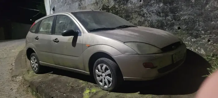 Ford Focus 1.8 16V 5P 2003