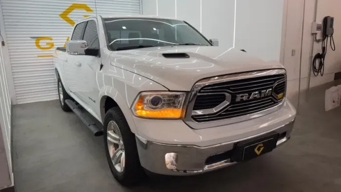 Ram Classic Laramie 5.7 V8 16V Gasolina 4X4 Aut. 2022