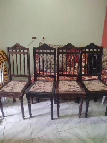 Cadeiras em madeira de palhinha R$60,00 cada cadeira 