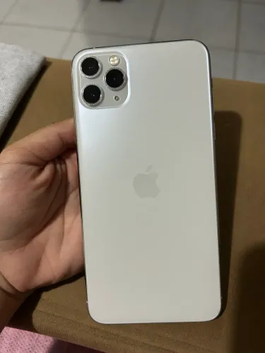 11 Pro Max 256gb Precisa trocar tela e bateria.