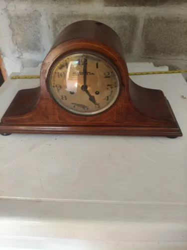 Relógio antigo de mesa