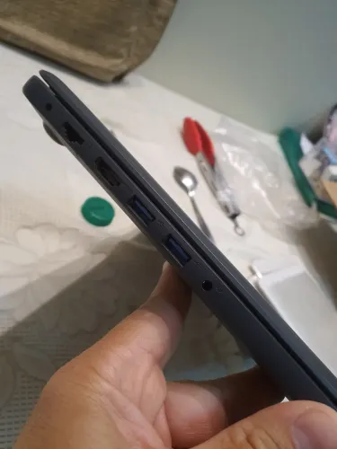 Notebook Samsung Celeron zeradinho bateria boa!