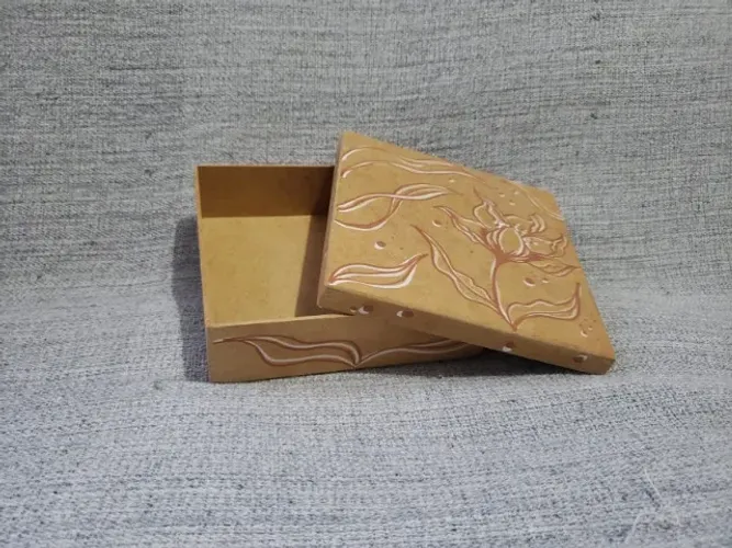 Caixa Organizadora MDF Pintada a Mão Floral 19x19x5cm