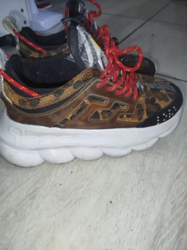 Versace chain reaction