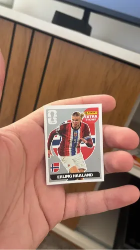 FIGURINHA LEGEND HAALAND PRATA - EXTRA, LENDÁRIA