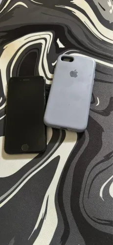 iPhone SE 2020 + capinha
