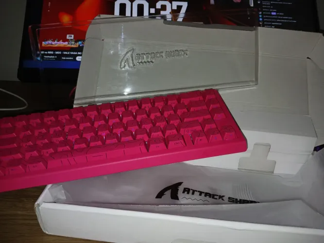 Teclado Magnético Attack Shark X68 HE (Rapid Trigger) - Edição Rosa Topográfico
