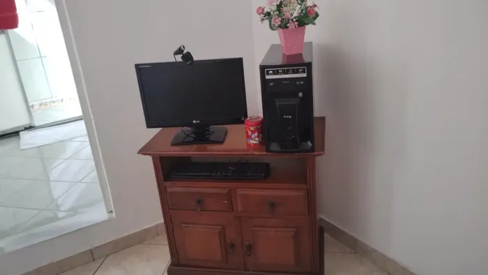 vendo um computador LG funcionando  windows 7  700 reais não entrego retirar no local