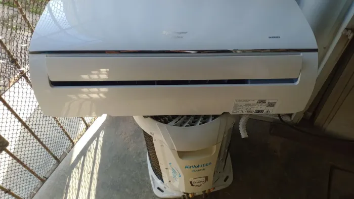 Split Springer mideia 9mil BTUs inverter(seme nova, não tem um arranhão)