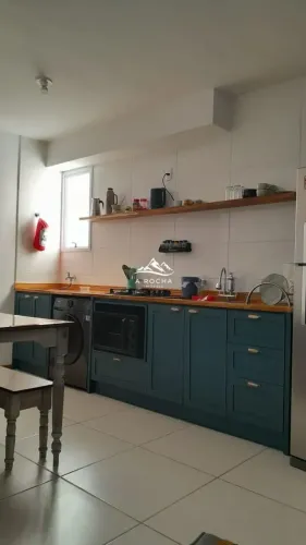 APTO MOBILIADO DE 02 DORMITÓRIOS, SACADA C/ CHURRASQUEIRA. NOVA PALHOÇA-PALHOÇA