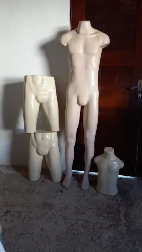 Maniquins