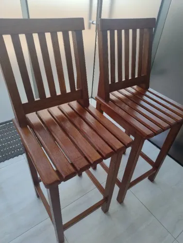 Banqueta de madeira