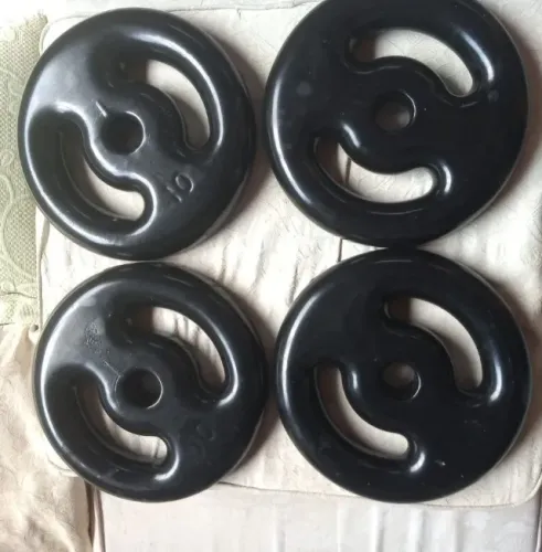 4 unidades de Anilhas de 10kg Emborrachadas Furo 31mm na cor Preto