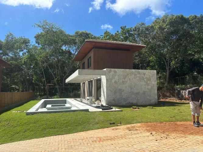 Casa à Venda em Mata de São João - Praia do Forte/BA