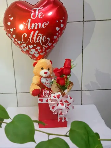 Cesta Box Dia Das Mães Ursinho,Flores e Chocolates. 