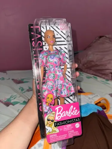 Boneca Barbie Negra Careca Fashionistas 150