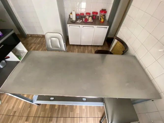 Mesa com tampo de inox 1,63x 61